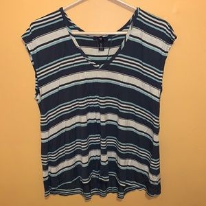 GAP short sleeve drape back shirt